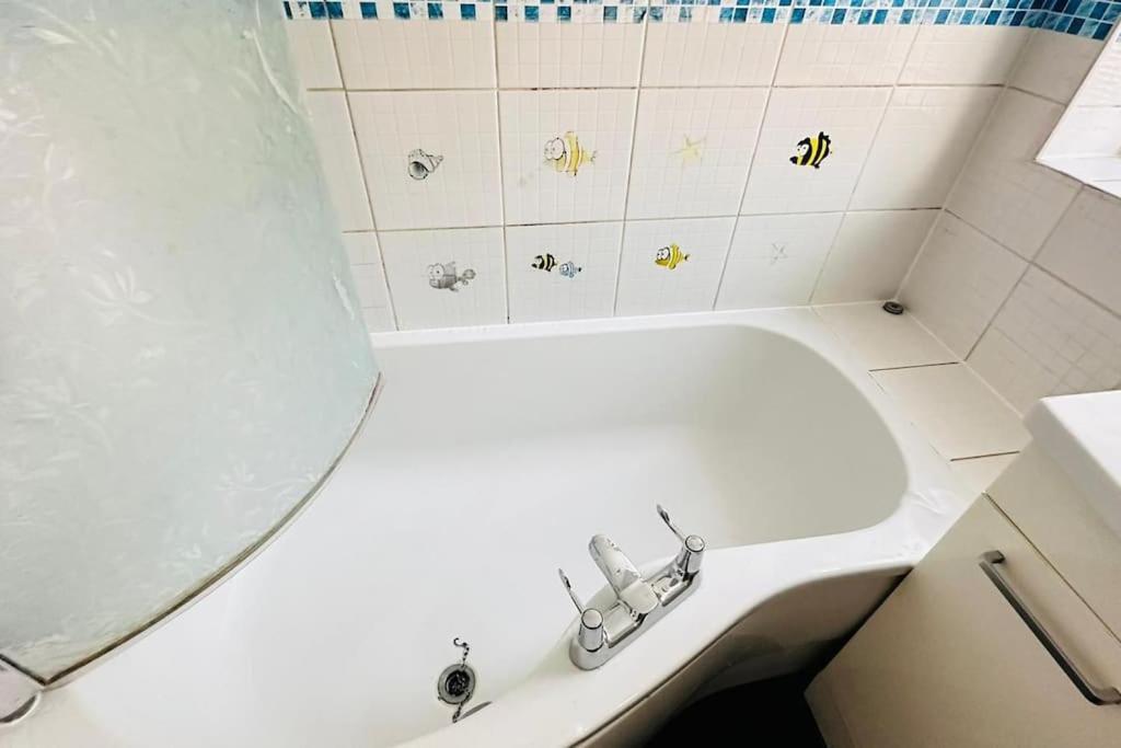 3 Bed House East London Home Esterno foto