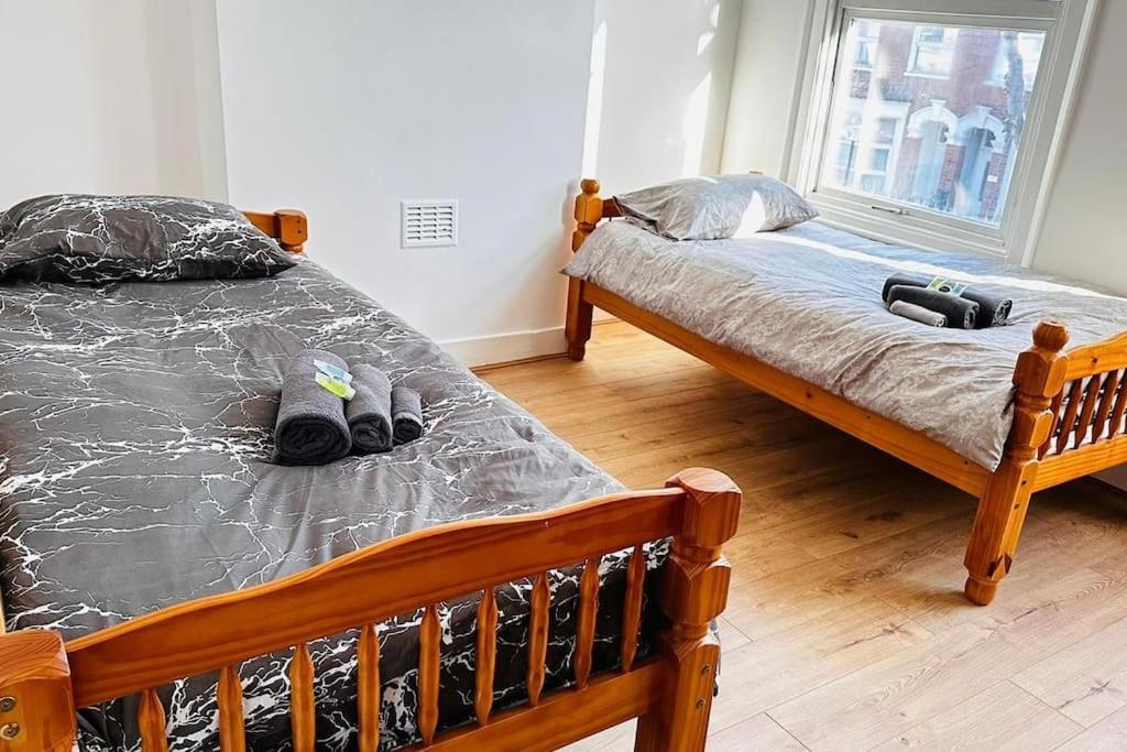 3 Bed House East London Home Esterno foto