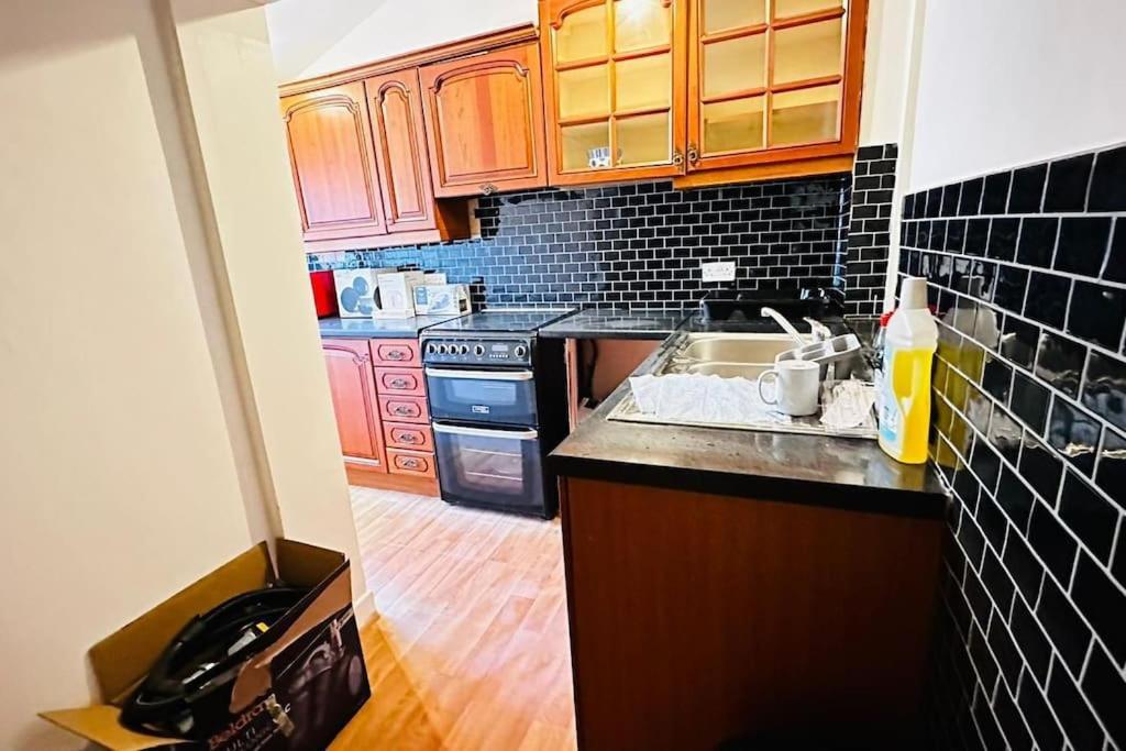 3 Bed House East London Home Esterno foto